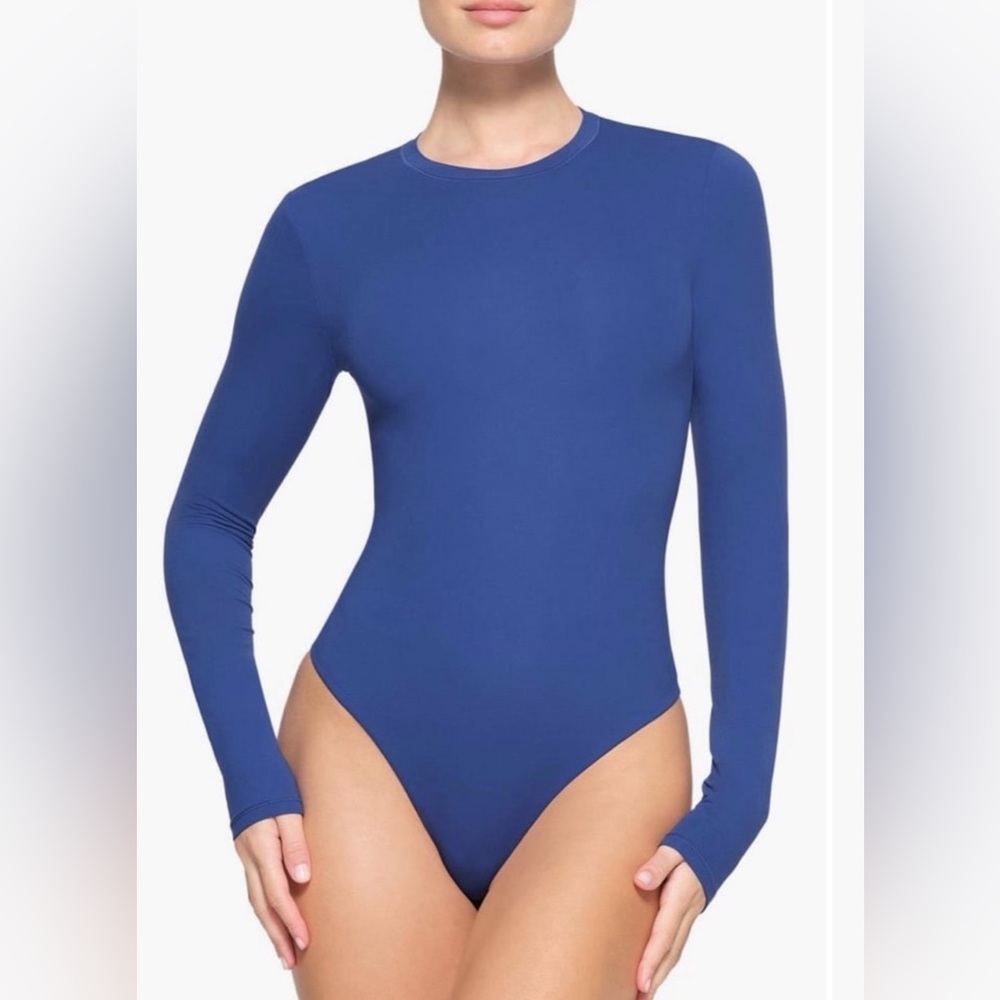 NWOT SKIMS Fits Everybody Long Sleeve Crewneck Bodysuit Sapphire Small SOLD OUT